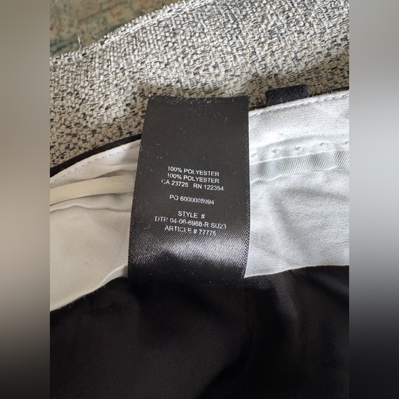 Aritzia | The Effortless Pant | Crepette | Size 6 | Great Condition - Picture 8 of 8